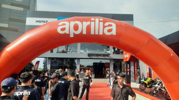 Maverick Vinales Dan Aleix Espargaro 2