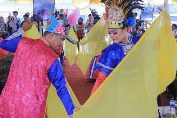 Tari Saronde Tari Saronde. (Foto: pariwisataindonesia.id)