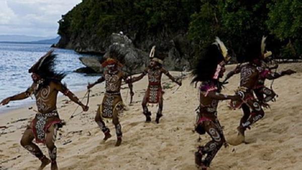 Tari Suanggi Tari Suanggi. (Foto: ahyarsaeful.blogspot.com)