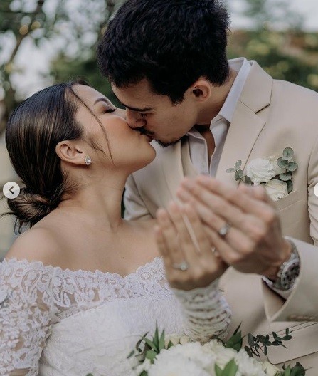 potret cantik Jennifer Coppen yang menikah usai melahirkan. (foto: Instagram)