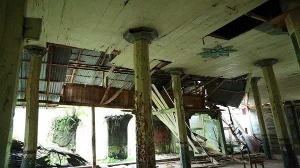 Masjid Tuo Ampang Gadang, Bangunan Bersejarah di Sumbar Berusia 2 Abad Mulai Rusak (Foto: Istimewa) Masjid Tuo Ampang Gadang, Bangunan Bersejarah di Sumbar Berusia 2 Abad Mulai Rusak (Foto: Istimewa)