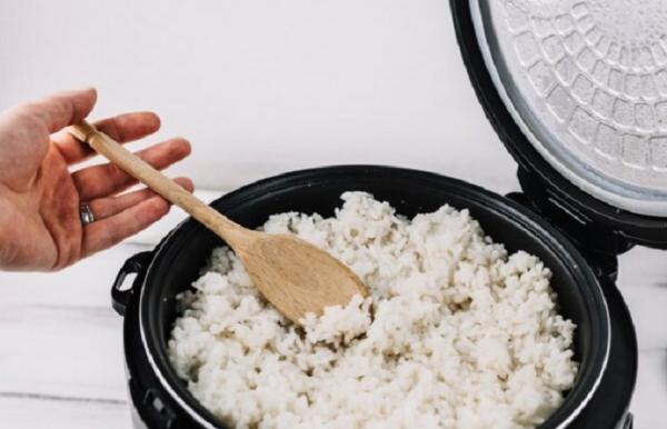 Pemerintah Mau Lanjutkan Program Bagi-bagi Rice Cooker hingga 2024, Ini Alasannya