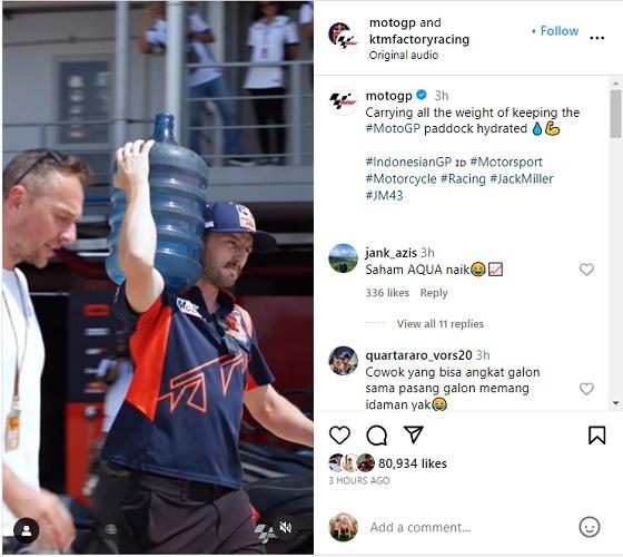 Jack Miller Instagram MotoGP mengunggah video Pembalap KTM Red Bull, Jack Miller, mengangkat gallon pada MotoGP Indonesia 2023, Jumat (13/10/2023). (Foto: MotoGP)