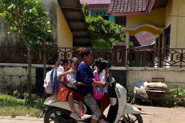 The Power Of Emak Emak 1