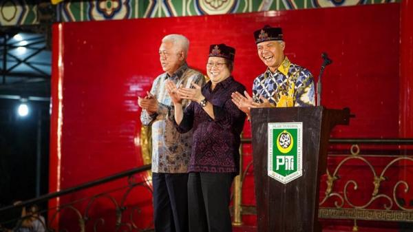 Ganjar Kunjungi Masjid Cheng Hoo dan Diterima sebagai Keluarga, Dapat Songkok dari Muslim Tionghoa