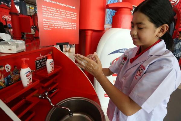 Lifebuoy ajarkan CTPS Lifebuoy memberikan edukasi CTPS di 5 Momen Penting. (Foto: dok Lifebuoy)
