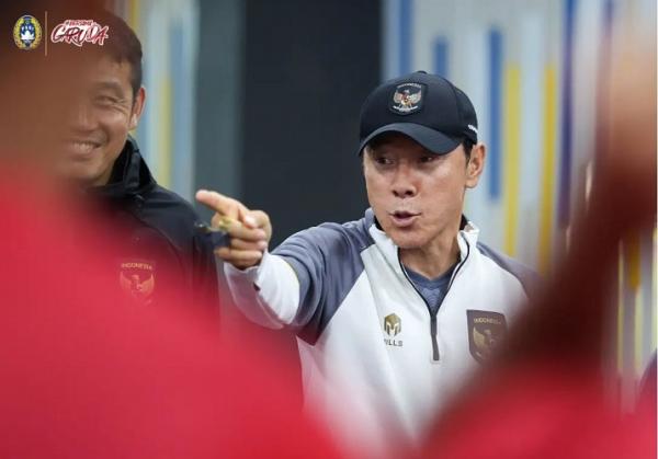 Shin Tae-yong Curhat Bahagia dan Betah Melatih Timnas Indonesia, Sebut-Sebut Nama Guus Hiddink