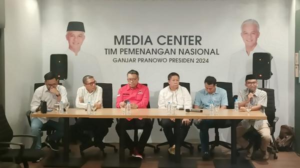 Mahfud MD Jadi Cawapres Ganjar Jawab Isu MK yang Sedang Ramai