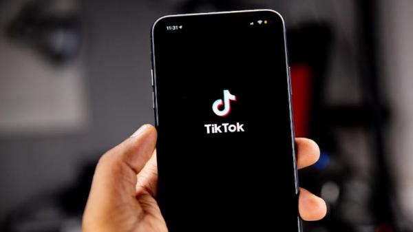 Lirik Lagu Old Love dan Terjemahan yang Viral di TikTok