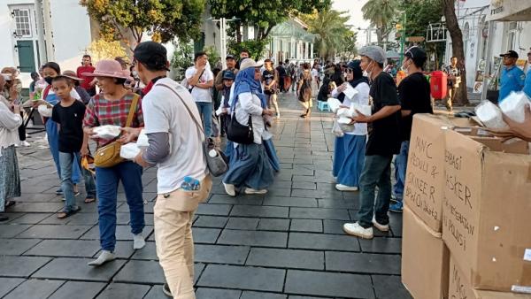 MNC Peduli Bagikan 350.000 Masker Gratis ke Pengunjung Kota Tua Jakarta