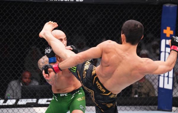Hormati Palestina, Islam Makhachev Tolak Selebrasi usai Tendang KO Alexander Volkanovski di UFC 294