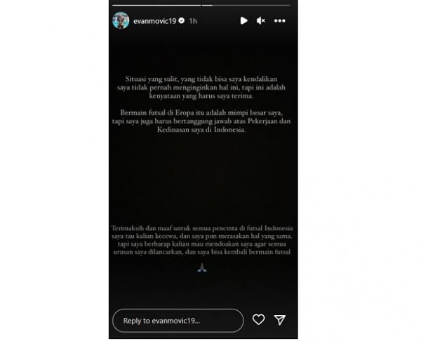 Evan Soumilena memberikan alasannya hengkang dari ADCR Caxinas di IG Story @evanmovic19. (Foto: IG Story @evanmovic19)