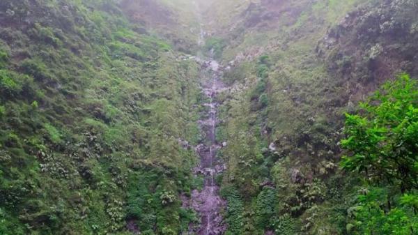 WIsata air terjun Semuncar.