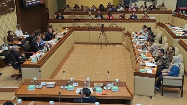 Tok, DPR Sepakat Revisi PKPU Sesuai Putusan MK terkait Batas Usia Capres-Cawapres