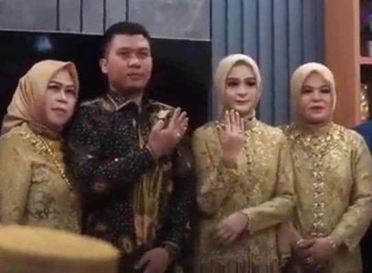 Gadis cantik asal Gowa Ariana dilamar pria tajir dengan uang panai Rp2 miliar.