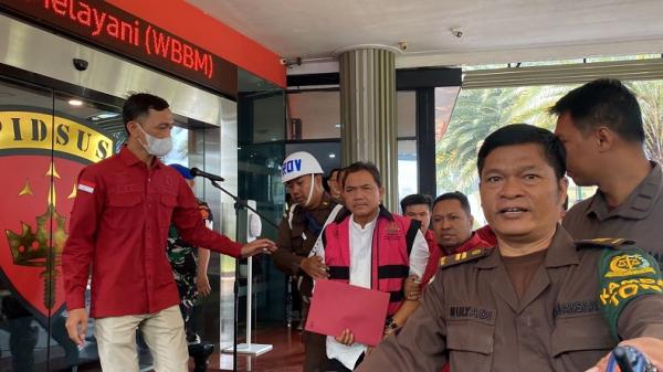 achsanul_qosasi_ditetapkan_tersangka_kasus_bts achsanul_qosasi_ditetapkan_tersangka_kasus_bts