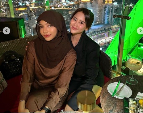 Potret selebgram Oklin Fia makin santun. (foto: instagram)