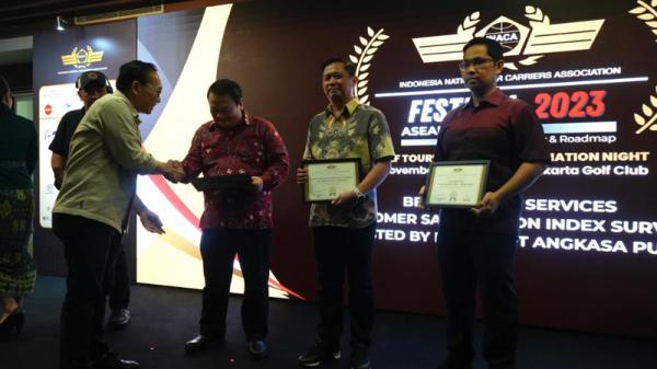 Prosesi pemberian Penghargaan Bandara Terbaik Versi CSI 2023. (Foto: dok AP1)