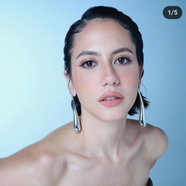 Artis cantik pernah beradegan ciuman di film.  (Foto: instagram)