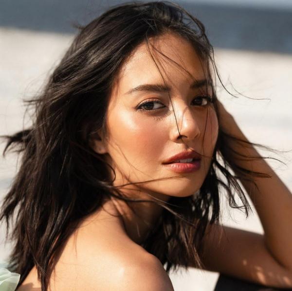 Artis cantik pernah beradegan ciuman di film.  (Foto: instagram)