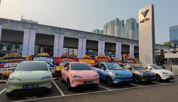 Neta Buka Dealer Mobil Listrik Pertama Di Indonesia Dilengkapi Fast ...