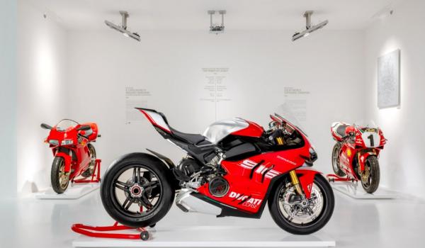 Panigale V4
