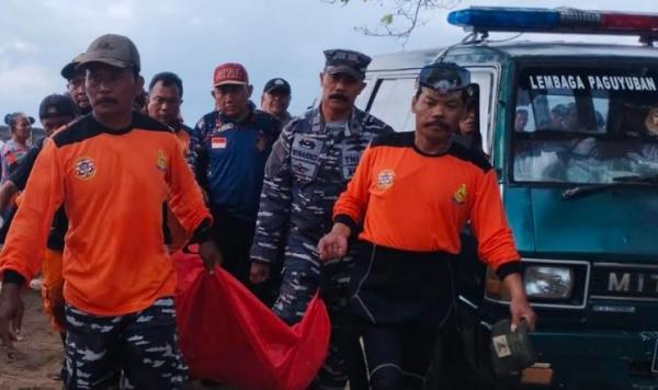 Pemancing Terseret Ombak di Pantai Pasir Panjang Malang Ditemukan Tewas -  Bagian 1