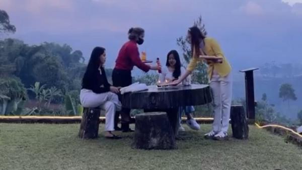 BURGUNDY Burgundy Dine & Wine. (FOTO: istimewa/Instagram)