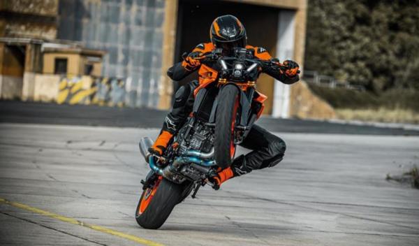 KTM Duke 900 1
