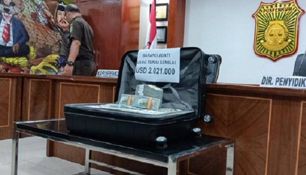Kejagung Terima Uang Rp31,4 Miliar dari Tersangka Korupsi BTS Achsanul Qosasi dan Sadikin Rusli