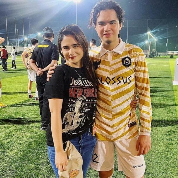 Artis yang akrab dengan keluarga pacar. (Foto: instagram)