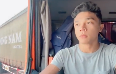 Sopir Truk Ganteng Ini Bikin Jagad Maya Gempar, Tolak Tawaran Jadi Model