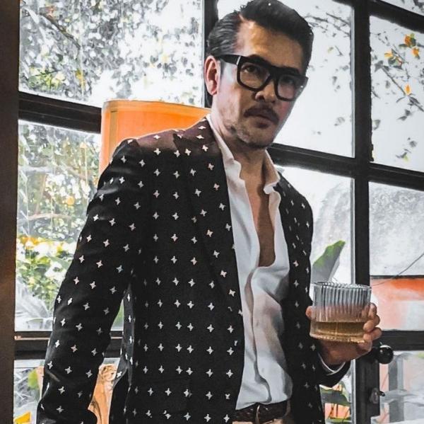 Aktor berusia 50an masih banyak fans. (Foto: instagram)