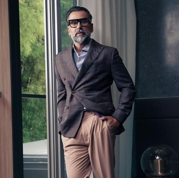 Aktor berusia 50an masih banyak fans. (Foto: instagram)