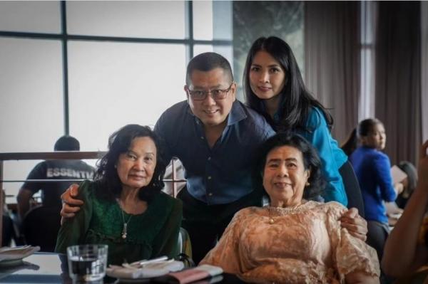 Potret perayaan ulang tahun ibunda Hary Tanoesoedibjo. (foto: instagram Hary Tanoesoedibjo)