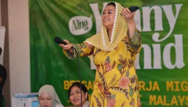 Yenny Wahid ke Ribuan TKI di Malaysia: Ganjar Merakyat, Mahfud Didikan Langsung Gus Dur