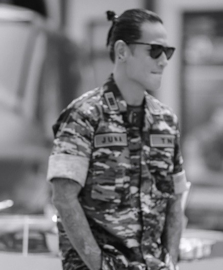 Potret pesona Chef Juna yang selalu mencuri perhatian. (Foto: Instagram)