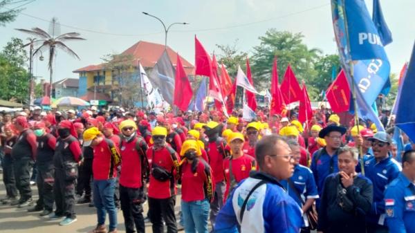 Umk Karawang Diusulkan Ke Gubernur Jabar Naik Persen