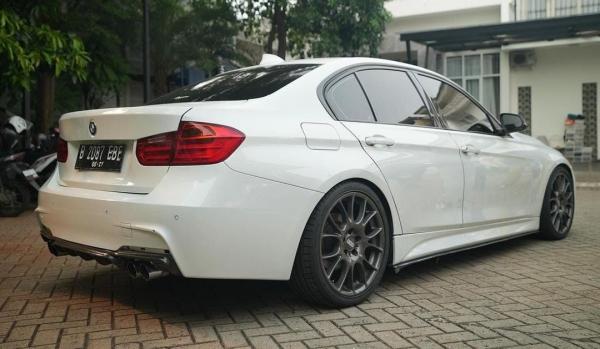 BMW 320i Rizky Billar 3