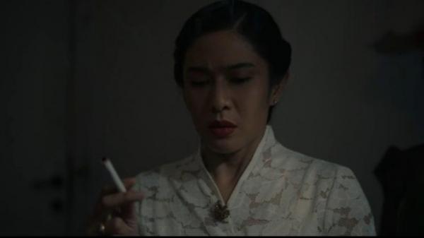 Artis cantik merokok demi film. (Foto: instagram)