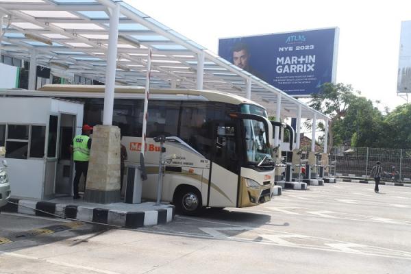 Pembayaran parkir nontunai Bandara Internasional I Gusti Ngurah Rai akan mulai berlaku pada 1 Desember 2023. (Foto: dok AP1)