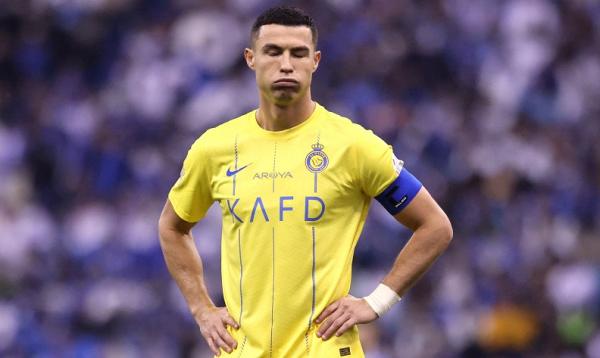 Cristiano Ronaldo Gol Cristiano Ronaldo dianulir gegara lutut offside. Akibatnya Al Nassr dibantai rival sekota Al Hilal. (Foto: REUTERS/Ahmed Yosri)