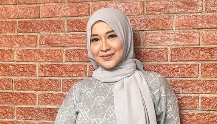Okie Agustina Geram Ditagih Bukti Perselingkuhan Gunawan Dwi Cahyo