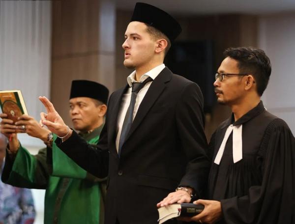 justin_hubner_diambil_sumpah_menjadi_wni_2