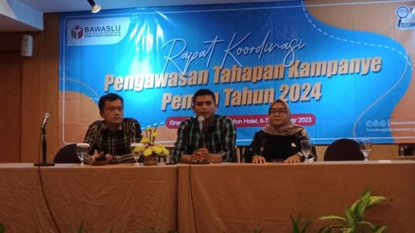 Bawaslu Temukan Indikasi Politik Uang oleh Caleg lewat Bank Emok di Bandung