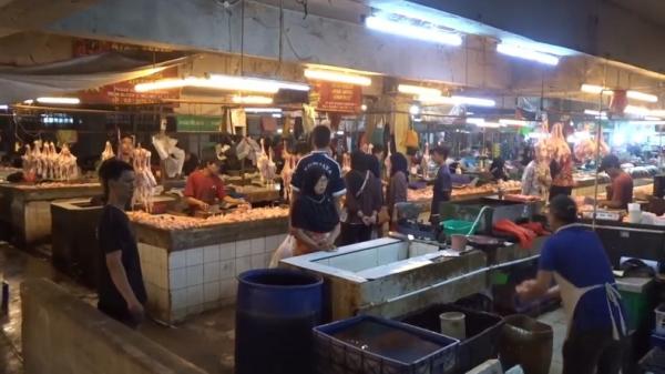 Jelang Nataru, Harga Ayam Potong di Bandung Melambung, Tembus Rp37.000 per Kg