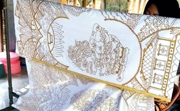 Aktivitas pembatik di galeri Batik Bangsawan. (IG @kholis bangsawan).