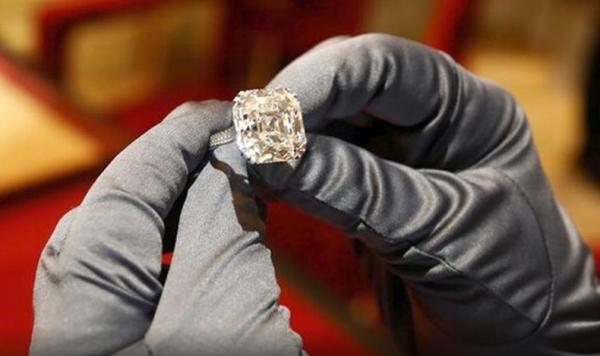 Cincin Berlian Seharga Rp12 Miliar Hilang di Hotel, Ditemukan Dalam Vacuum Cleaner