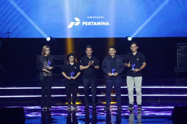 Anugerah Jurnalistik Sahabat Bahari KKP Para pemenang lomba Anugerah Jurnalistik Sahabat Bahari (AJSB) 2023 kategori Foto Jurnalistik, Media Online, Media Televisi, dan Media Cetak pada acara puncak Bulan Bakti Kelautan dan Perikanan. (Foto: dok KKP)