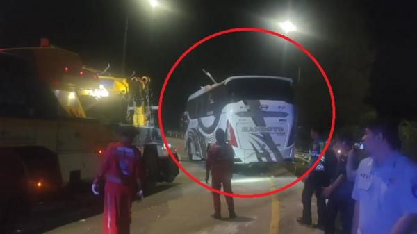 Bus Handoyo Terguling di Tol Cipali Tewaskan 12 Orang, Sopir Akan Jalani Tes Urine